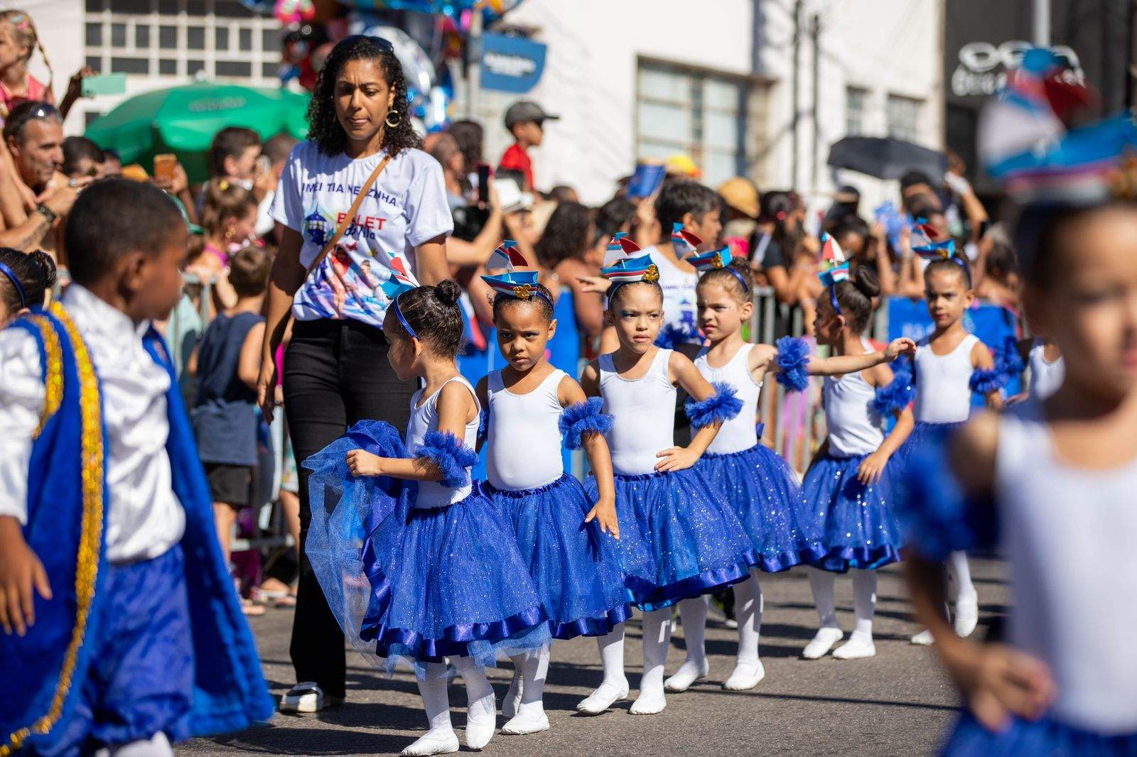 Desfile C Vico Militar Re Ne Mais De Dez Mil Pessoas Na Av Jer Nimo