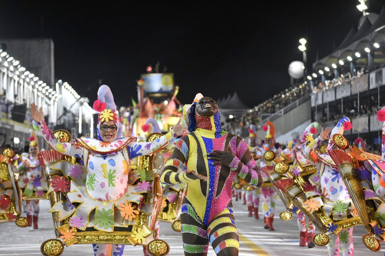 VÍDEO Veja melhores momentos do desfile da MUG campeã do Carnaval de