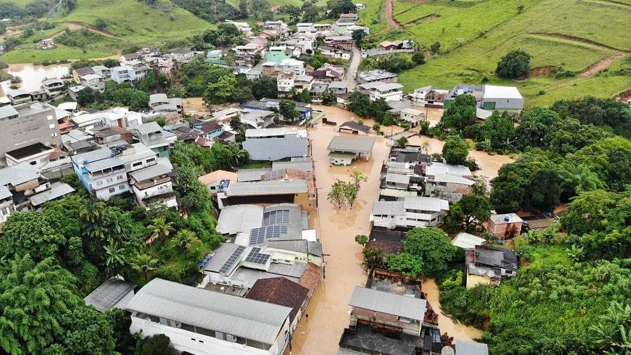 Rio transborda e deixa ruas e avenidas de São José do Calçado alagadas