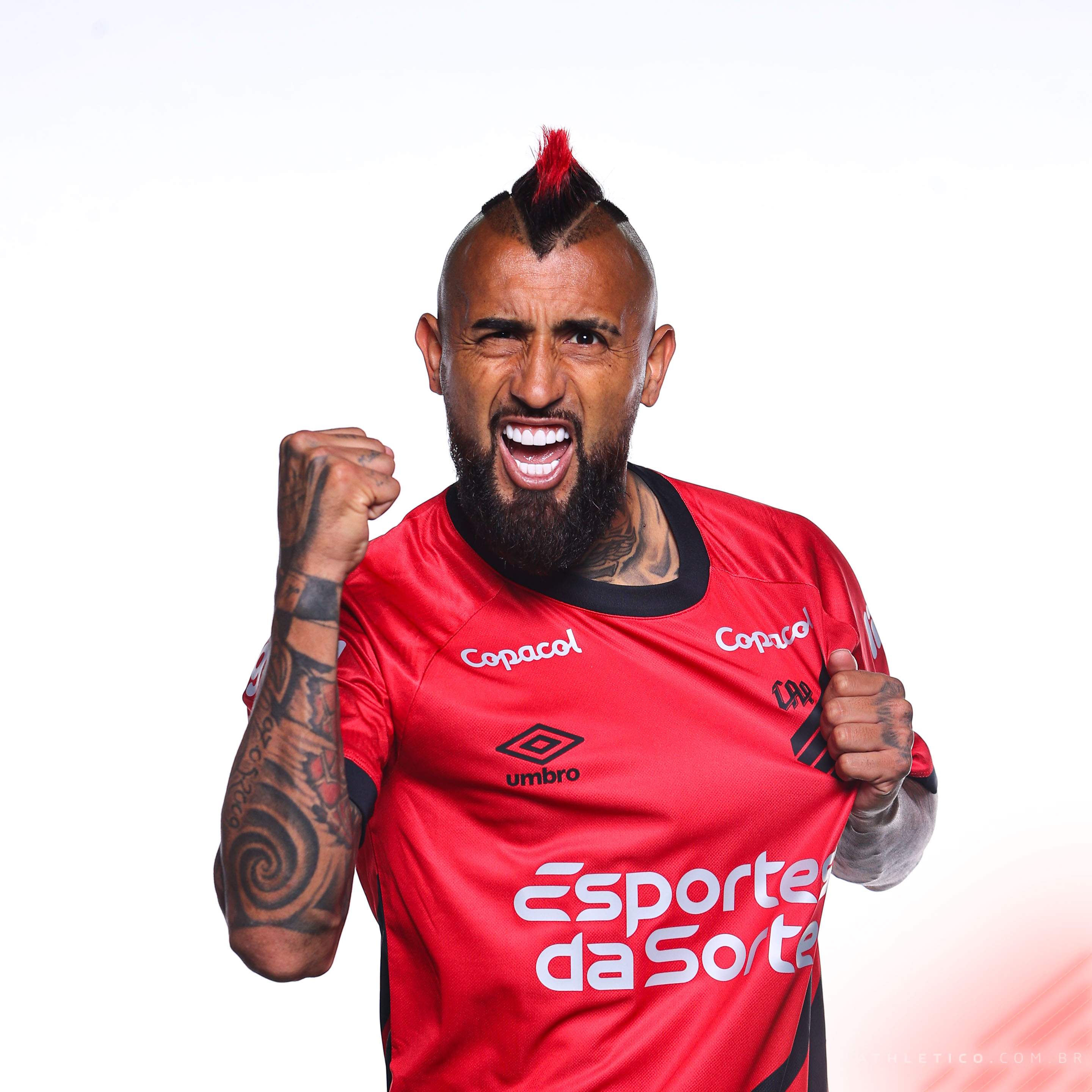 Athletico Pr Oficializa Contrata O Do Volante Vidal Ex Flamengo