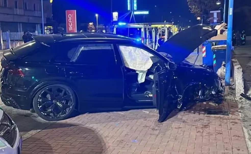 Mario Balotelli Sobrevive A Forte Batida De Carro Na It Lia