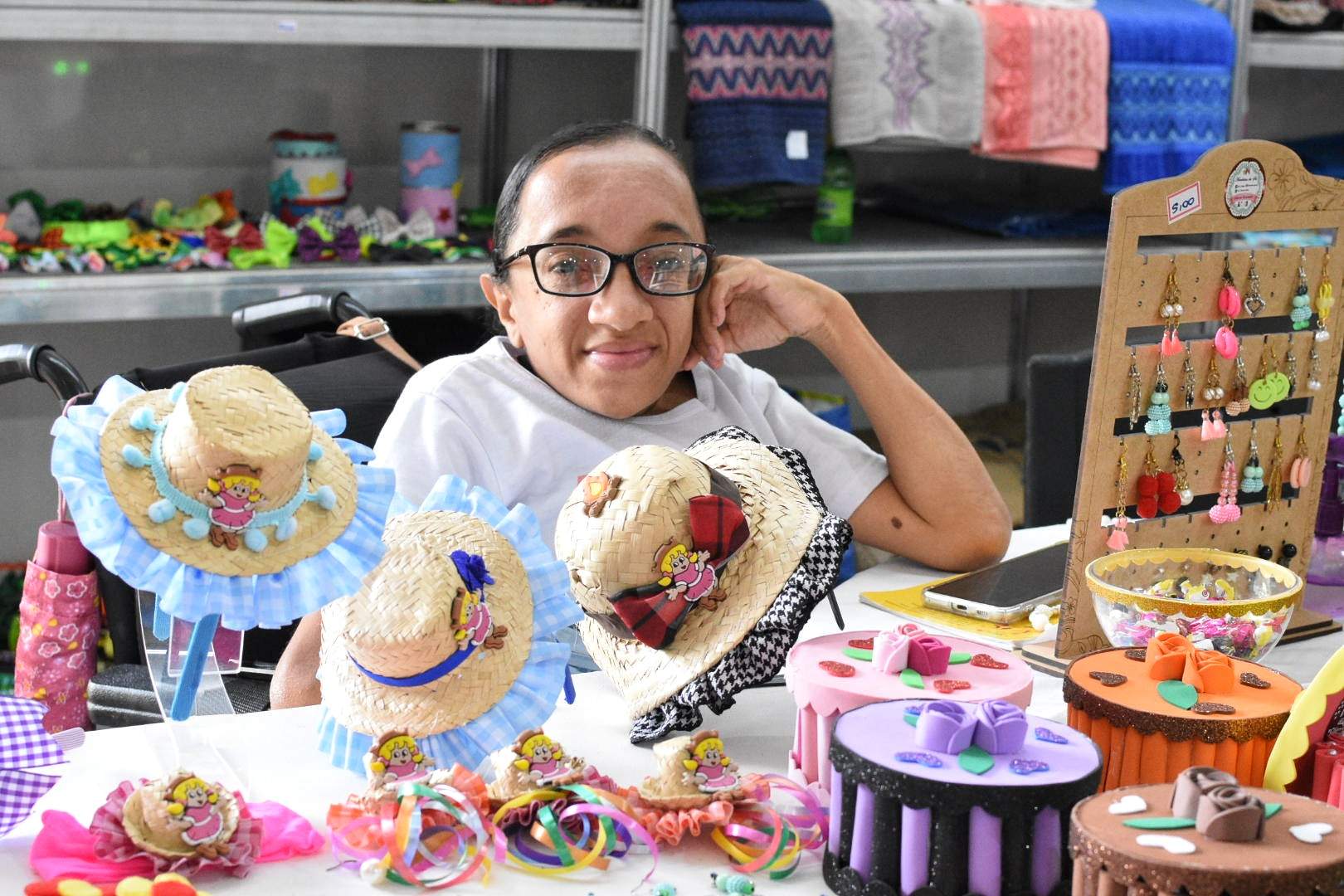 Feira reúne delícias e itens do artesanato capixaba na Praça do Papa