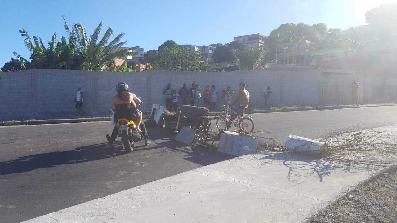 Manifestantes Fecham Rodovia Leste Oeste Em Cariacica