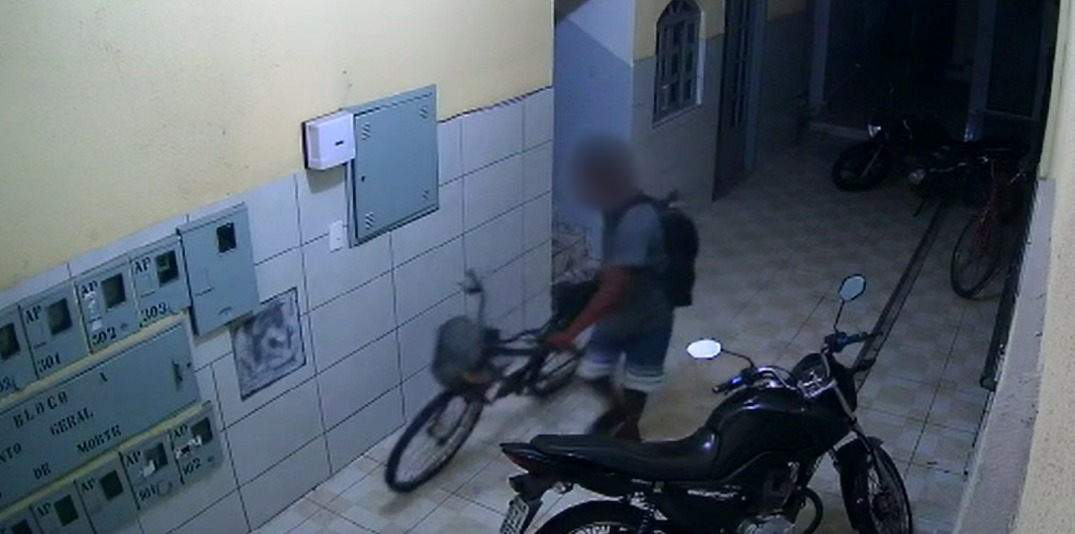 Homem invade prédio e furta bicicleta em condomínio de Vila Velha