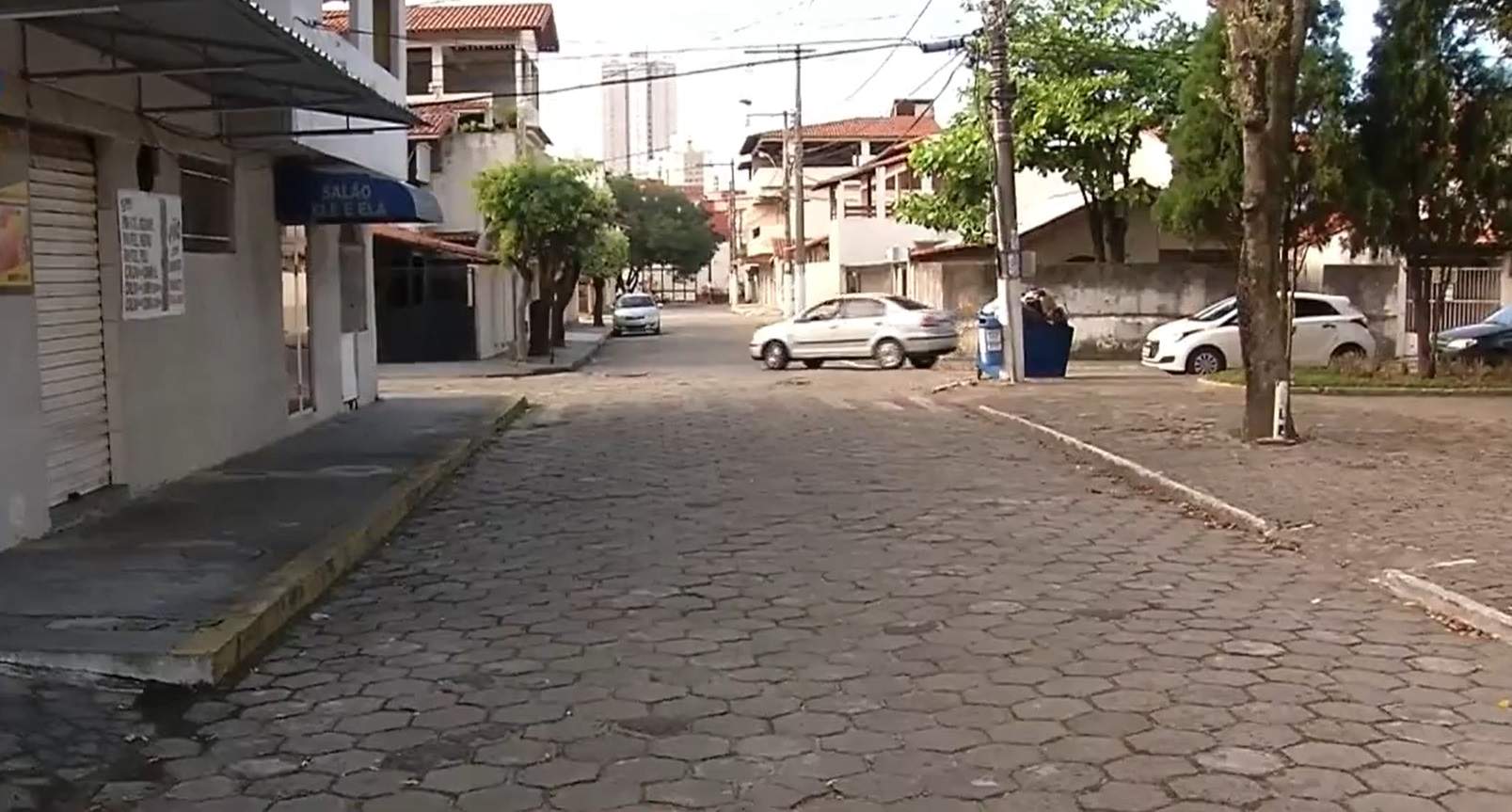 Trio é preso horas depois de assaltar pastelaria em Vila Velha