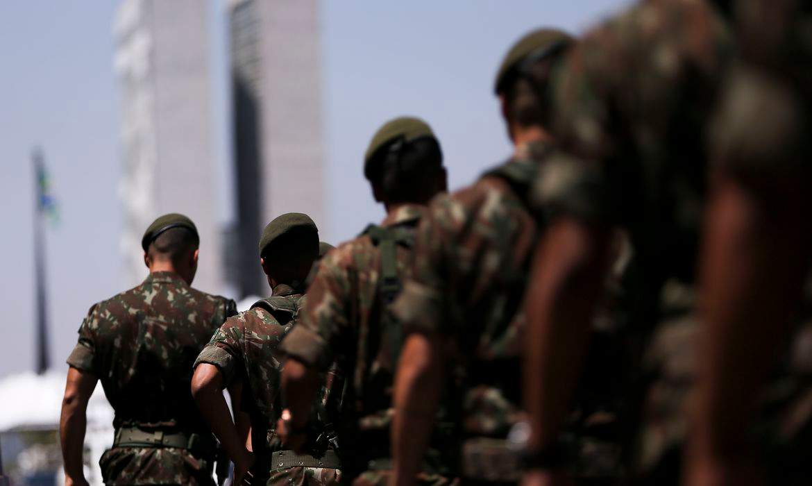 Exército inscreve até agosto para concurso de oficiais e capelães