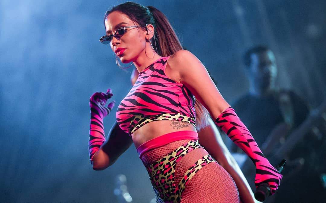 Anitta Aparece Em Vídeo Dançando E Sensualizando De Hot Pants