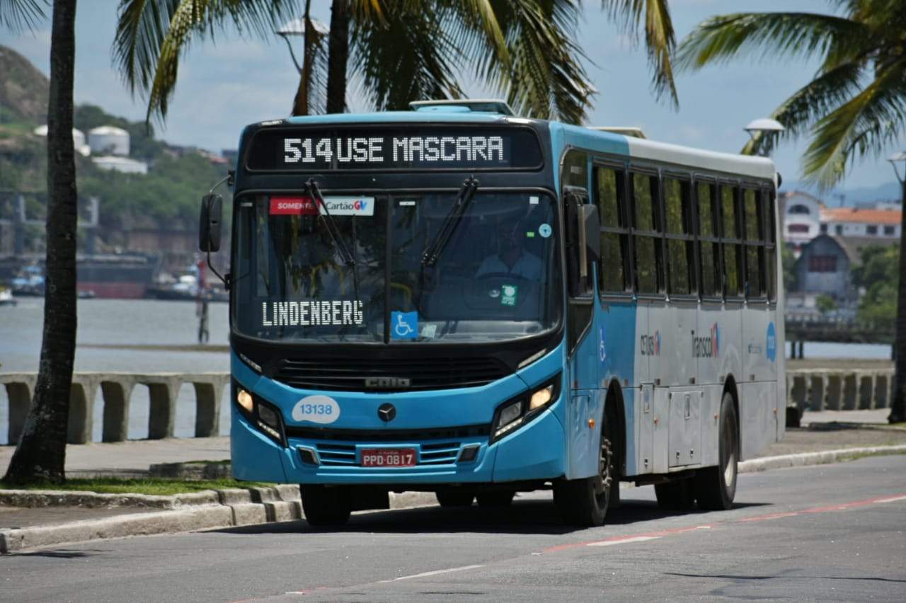 Transporte público tem pico antecipado nesta segunda-feira, 5 de