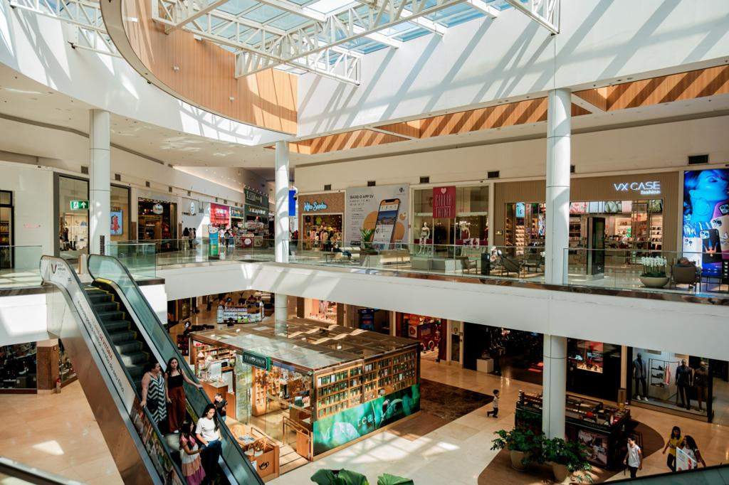 Shoppings e comércios têm horário de funcionamento ampliado no fim