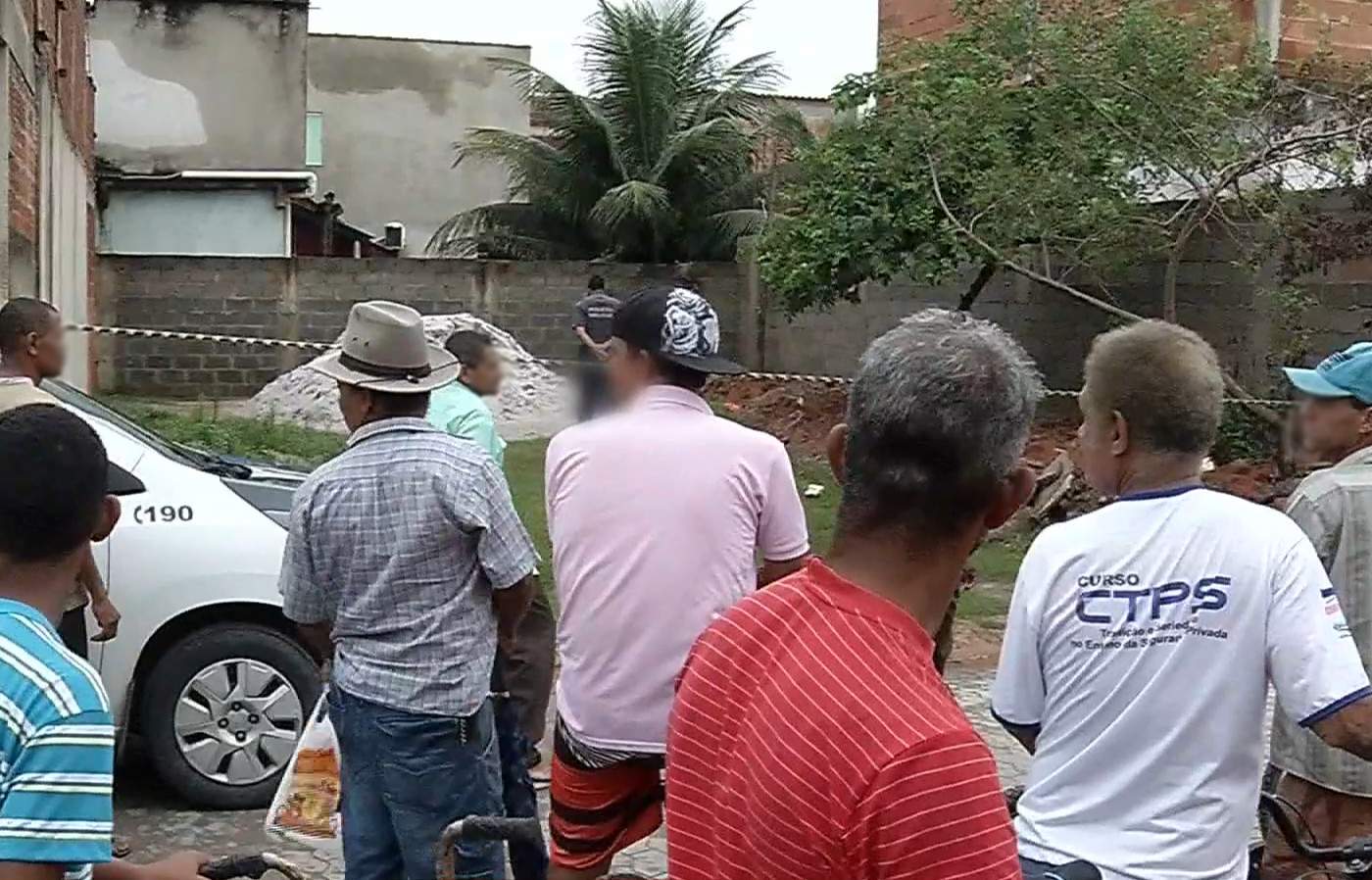 Mulher é Morta A Facadas E Corpo é Encontrado Em Terreno De Vila Velha