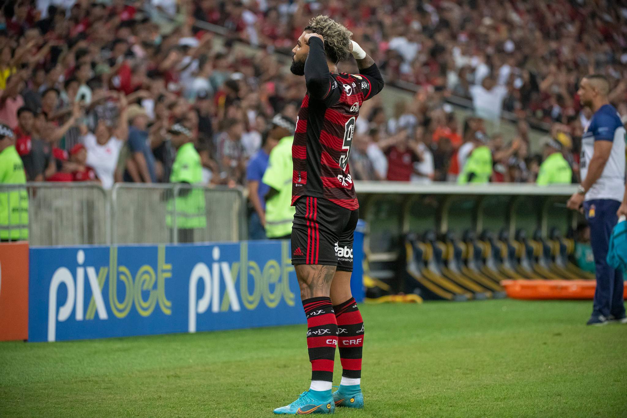 Gabigol avalia vitória do Flamengo no Fla-Flu e alfineta torcida: Quando vem para apoiar é maravilhoso