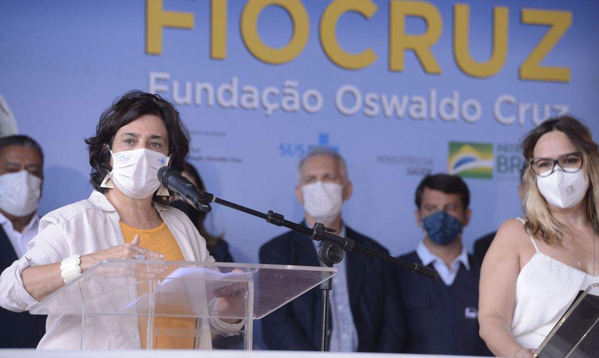 Fiocruz negocia mais 15 milhões de doses de vacina da ...