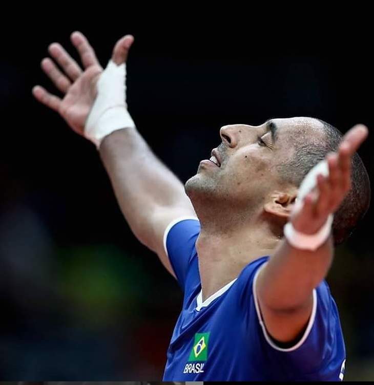 Serginho, bicampeão olímpico no vôlei: 'Não consigo me aposentar