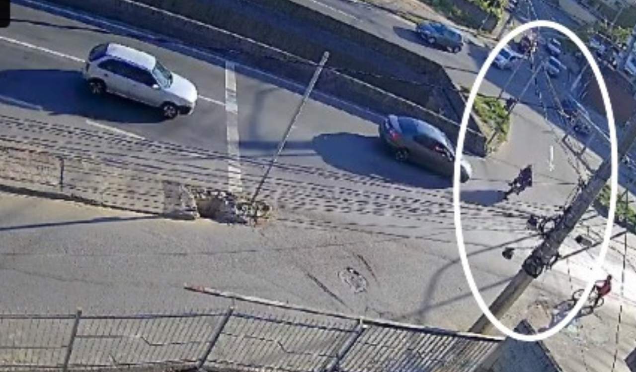 Vídeo: corrida nos EUA tem pista com cruzamento de carros