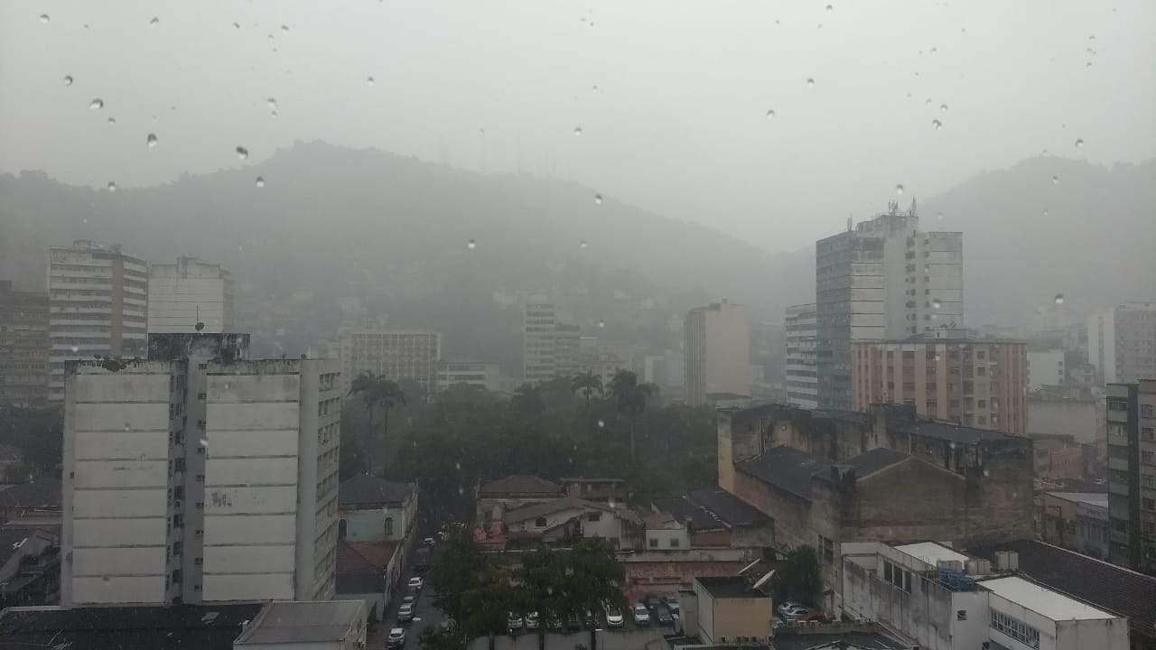 Em 24 horas chove em Vitória mais do que o esperado para todo o mês de maio