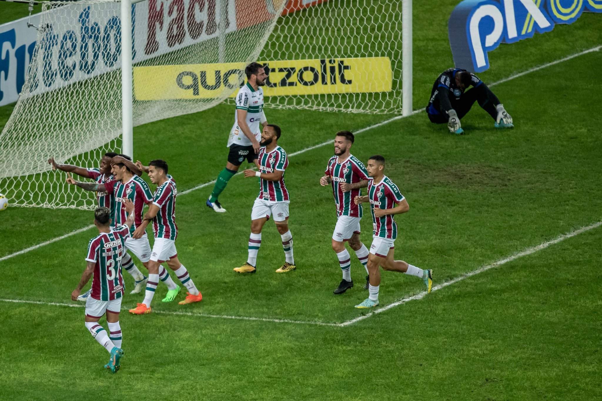 Fluminense Enfrenta Reservas Do Athletico E Se Defende Dentro Do G-4