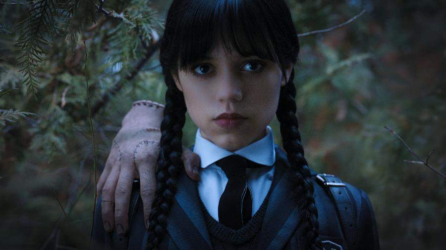 WANDINHA  Jenna Ortega, Emma Myers, Joy Sunday e outros personagens da  série de Tim Burton