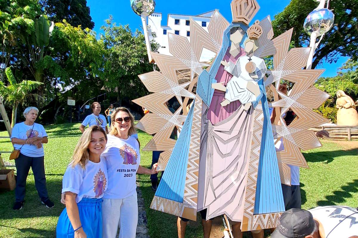 Artista capixaba cria medalha do terço da Festa da Penha