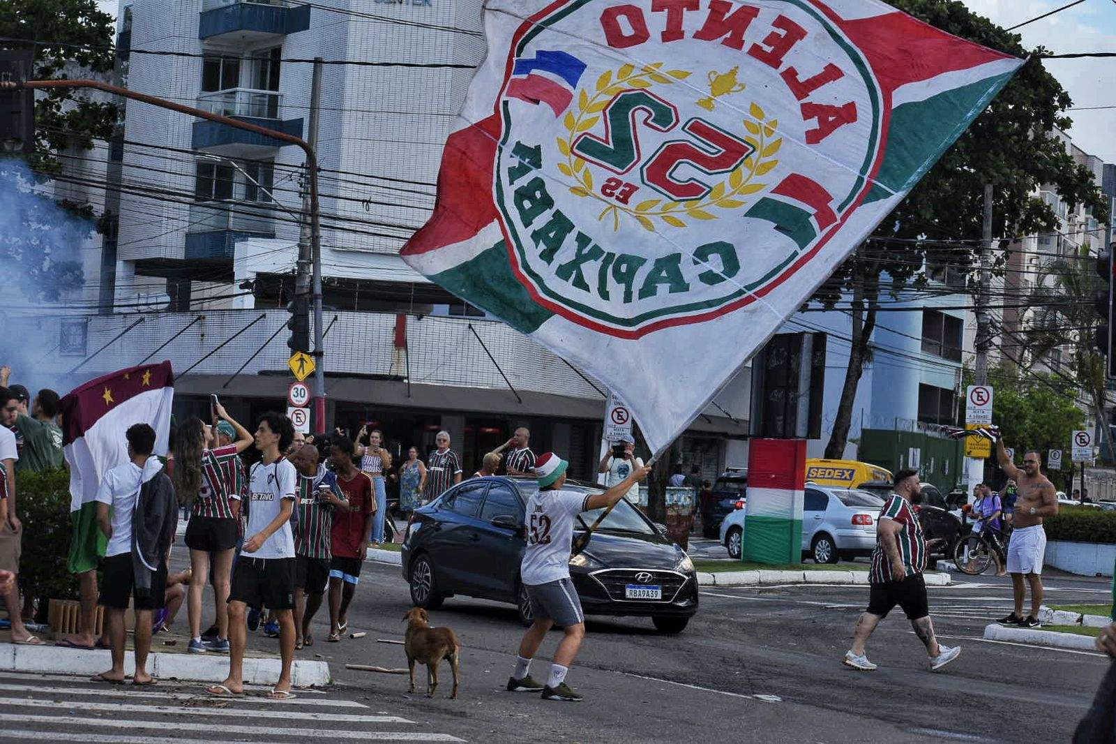 FOTOS | Torcida Do Flu Comemora A Classificação Para A Final Do Mundial