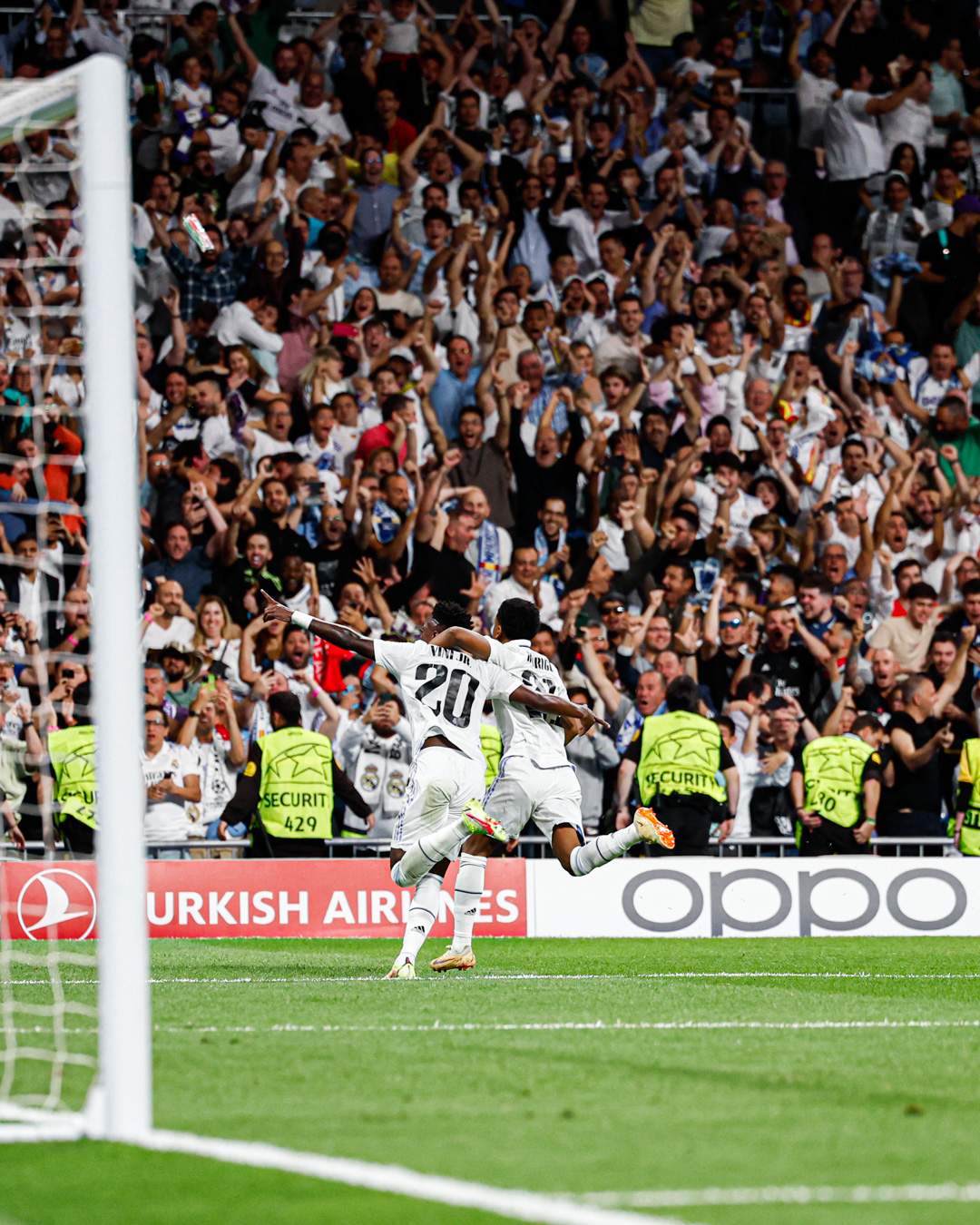 Vini Jr. marca, mas Real Madrid deixa City empatar e para em Éderson no  Bernabéu