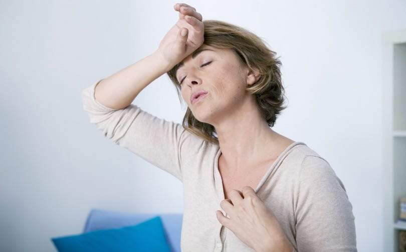 Entenda todos os sintomas da menopausa