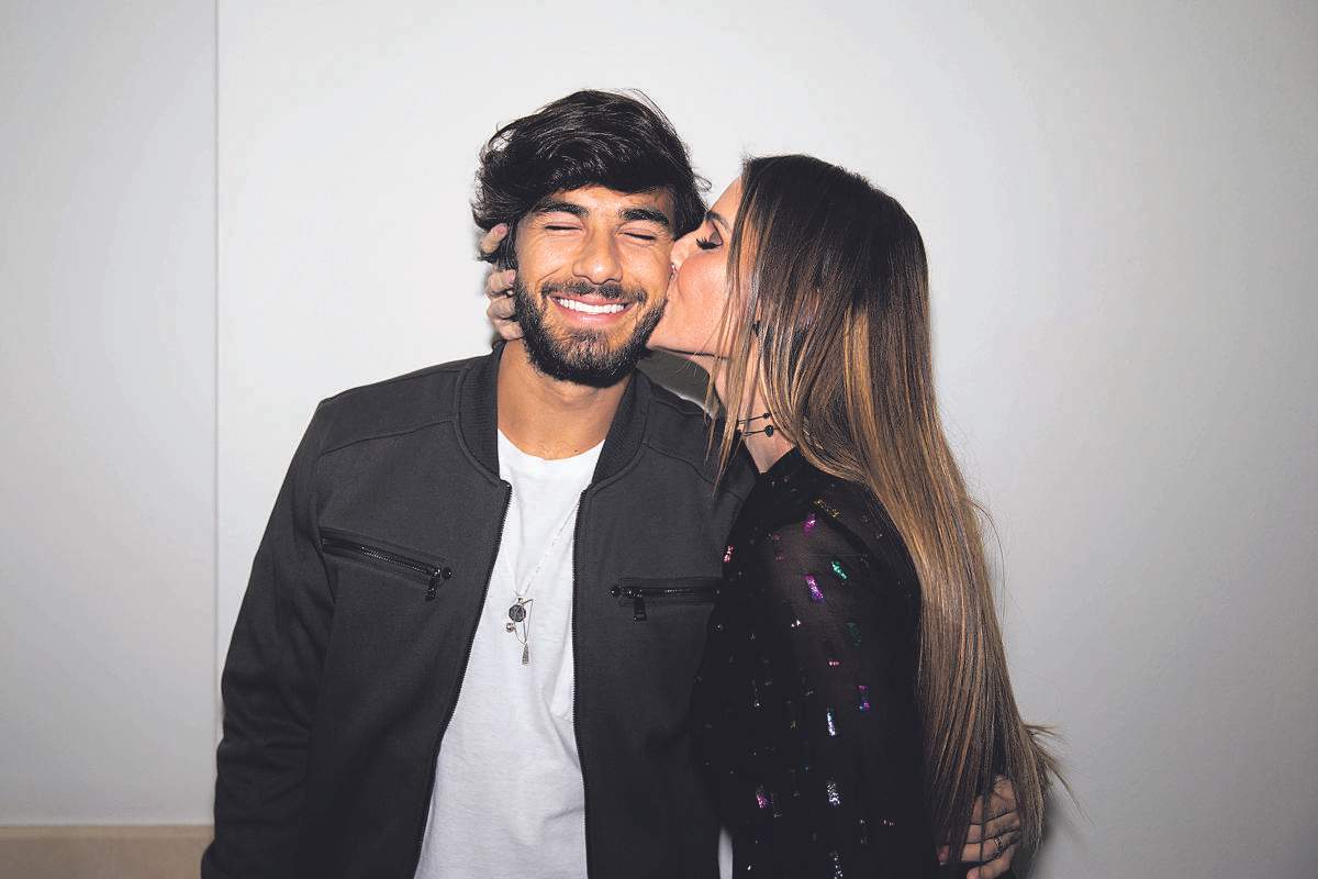 RESUMO Deborah Secco e Hugo Moura terminaram: Sexo anal, cospe ou engole