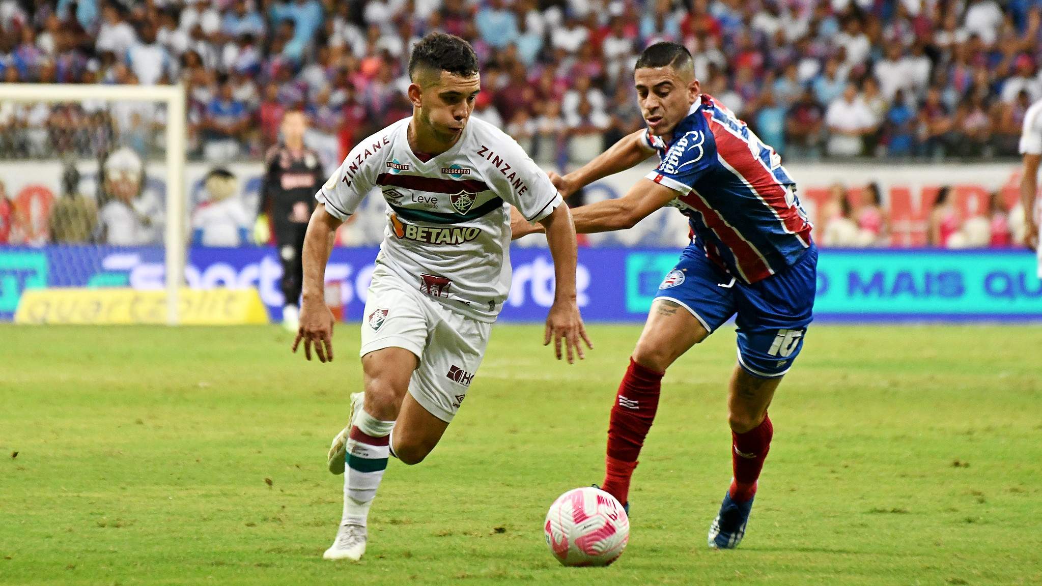 Com praticamente todo time reserva, Fluminense perde para o