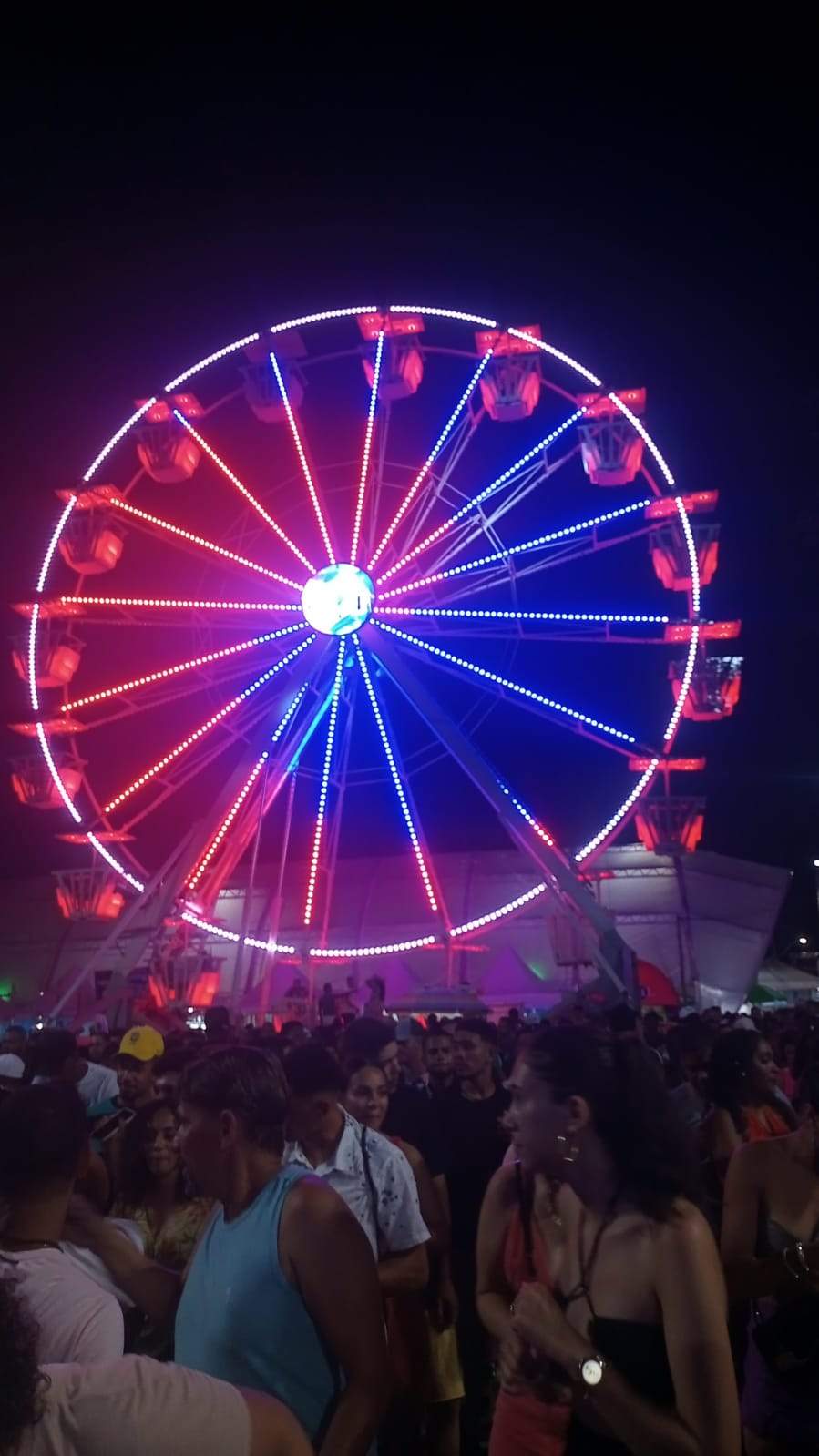 Roda-gigante chega ao ES para evento no Pavilhão de Carapina