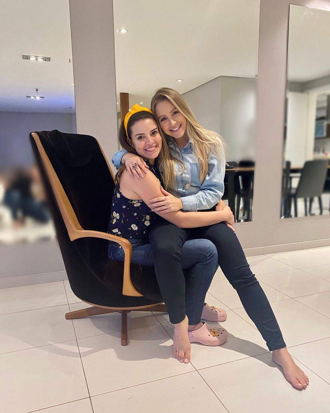 Carla Diaz surpreende seguidores ao reencontrar ex-Chiquitita, Renata Del  Bianco: Minha infância resumida em uma foto