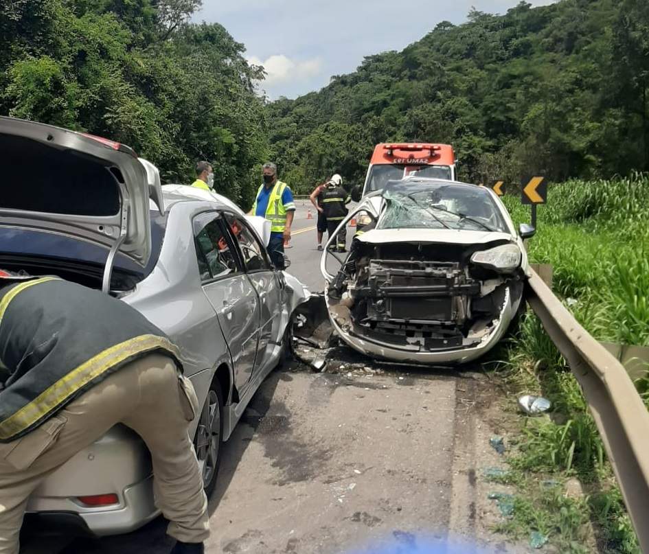 Mulher Morre Em Acidente Na Br 101 E Outras Cinco Pessoas Ficam Feridas