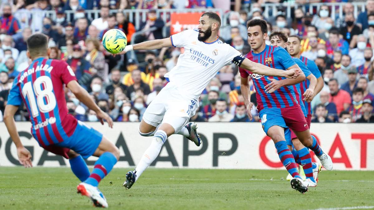 Barcelona y Real protagonizan derbis con debut cabeza a cabeza de la directiva del Espanyol