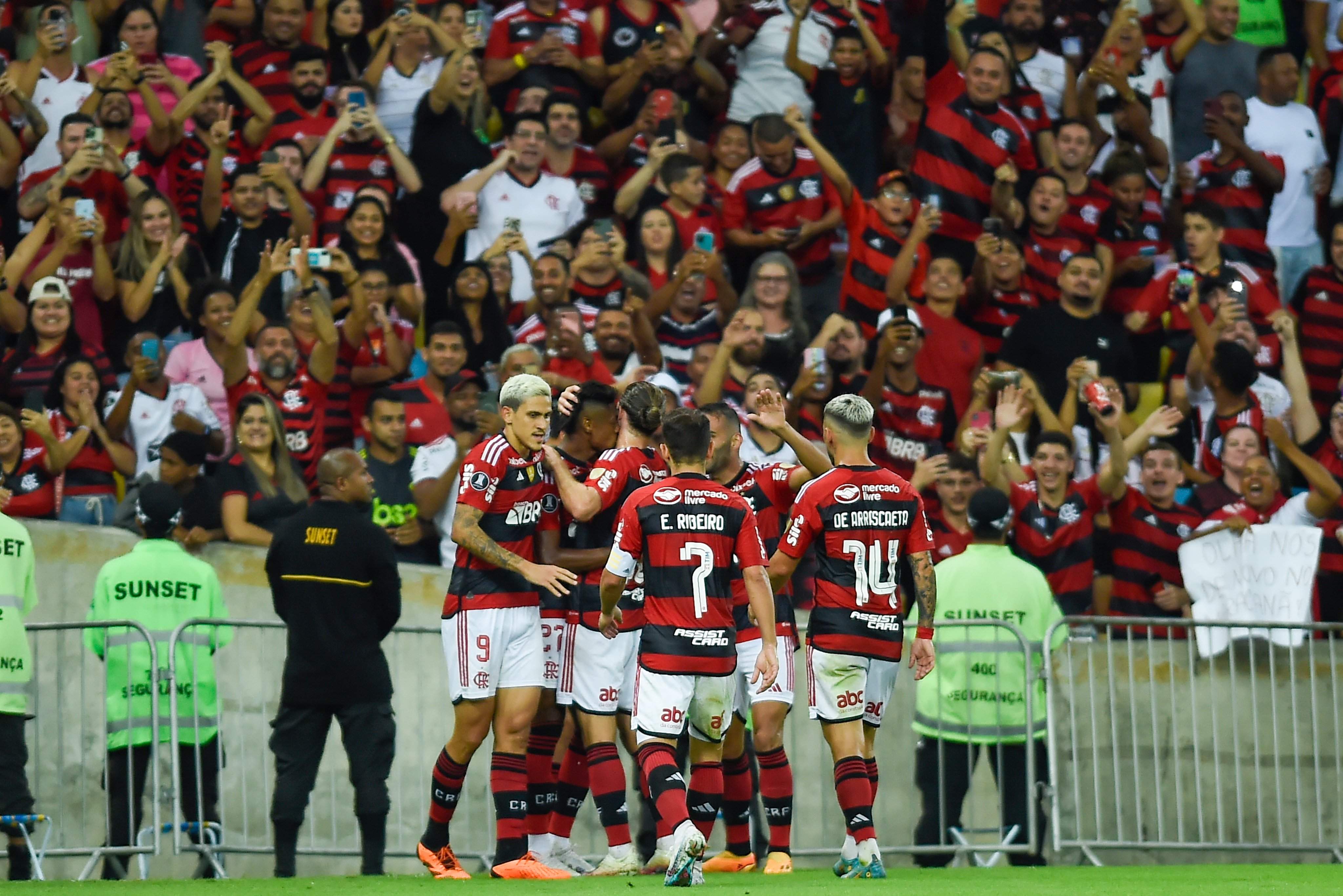 Matheus Cunha, Wesley, Fabrício Bruno, Léo Pereira, Ayrton Lucas