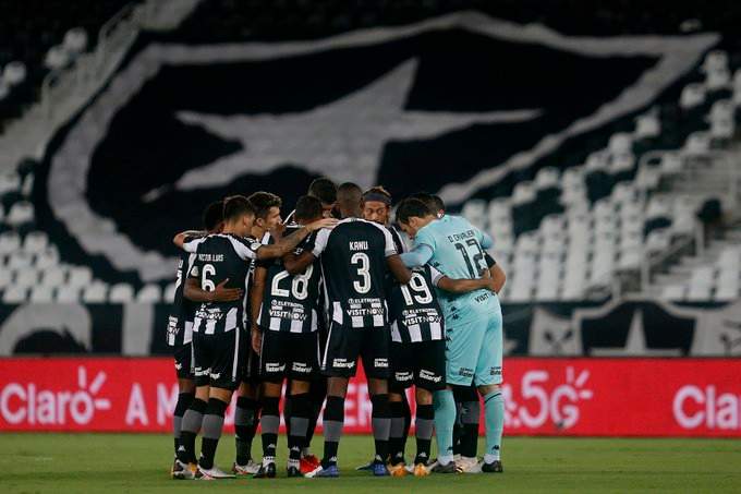 Botafogo Perde Para O Atlético-GO, De Virada, No Rio, E Se Aproxima Da ...