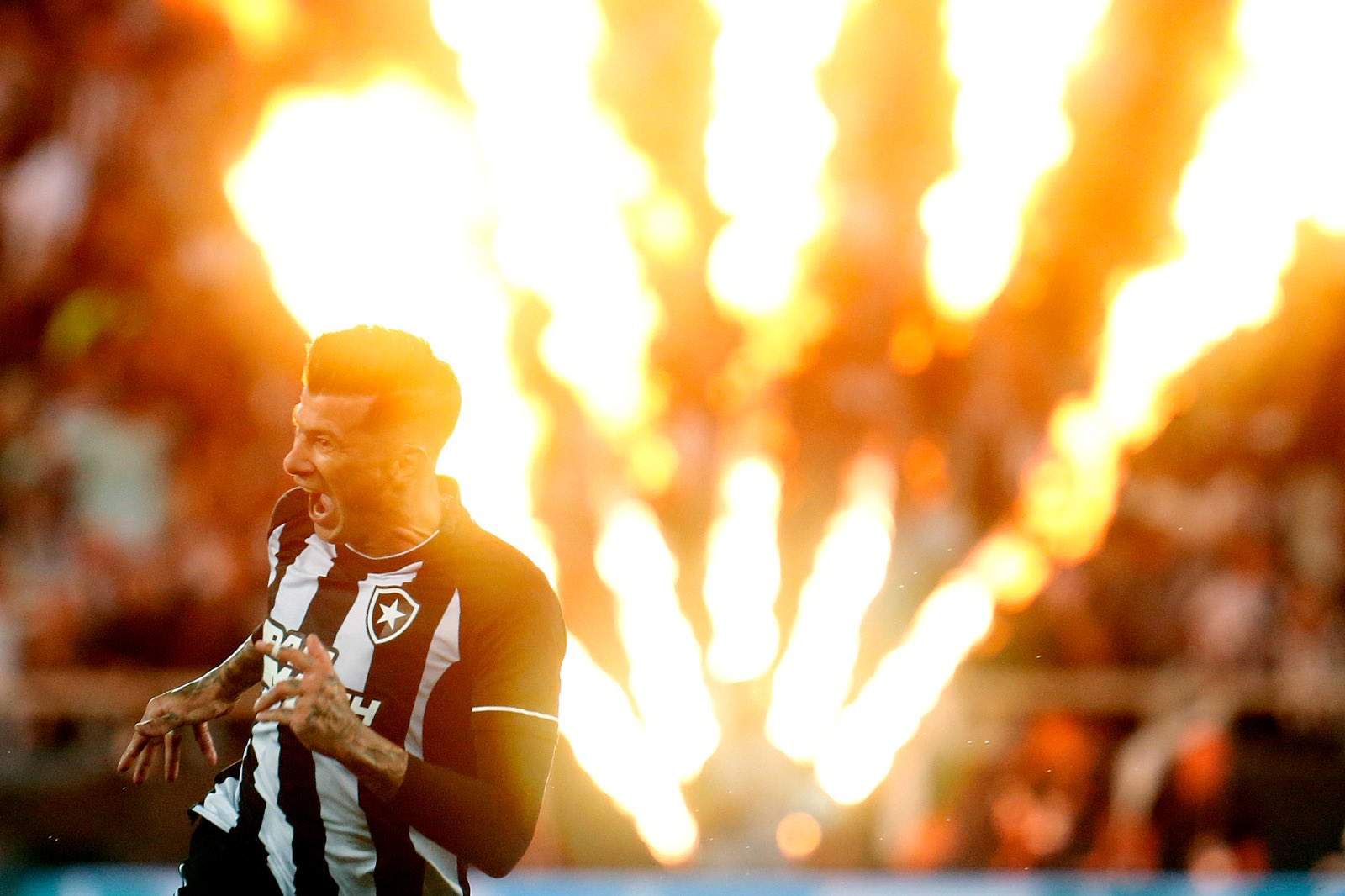 Botafogo Vence Clássico Com O Fluminense E Mantém Liderança Isolada Do ...